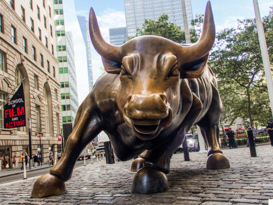 Charging Bull of Wall Street: Power and Determination